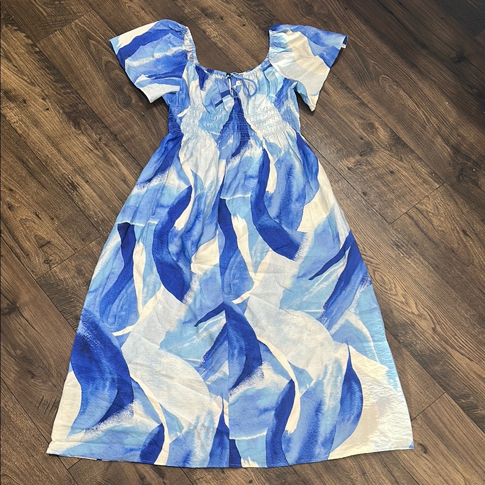 NWT H&M smocked-waist midi dress blue & white Size Medium
